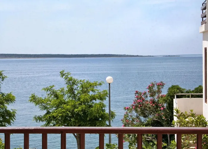 By The Sea Mandre, Pag - 4123 Апартаменты Колан